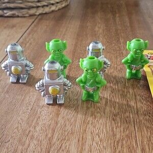 Wilton Vintage Cake Toppers Robot and Spacemen Candle Holders